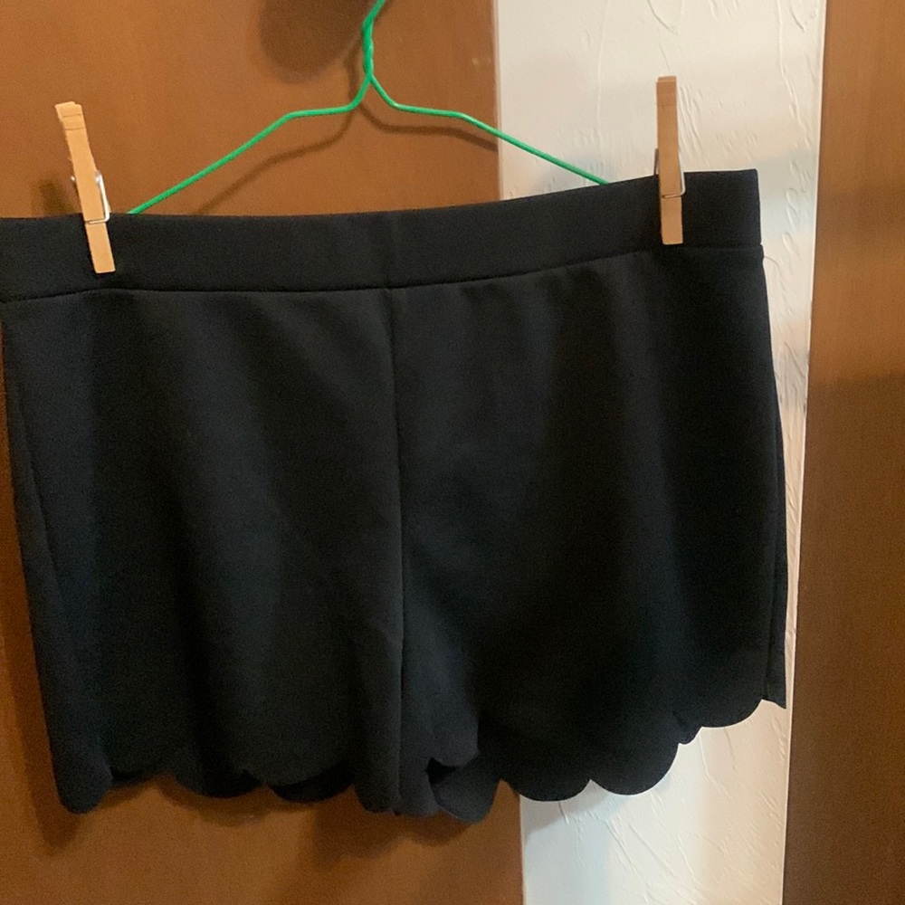 Black scalloped shorts. Pull on size M